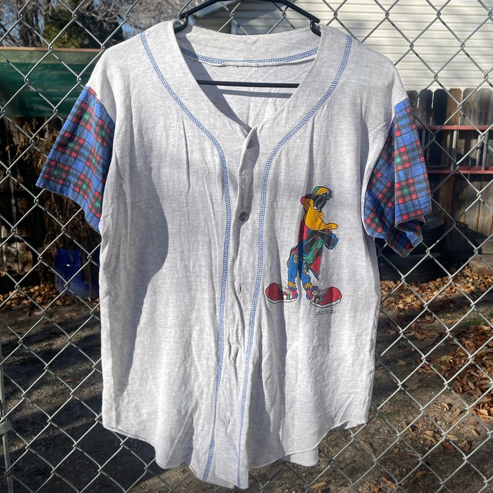 90’s Looney Tunes Daffy Duck baseball jersey